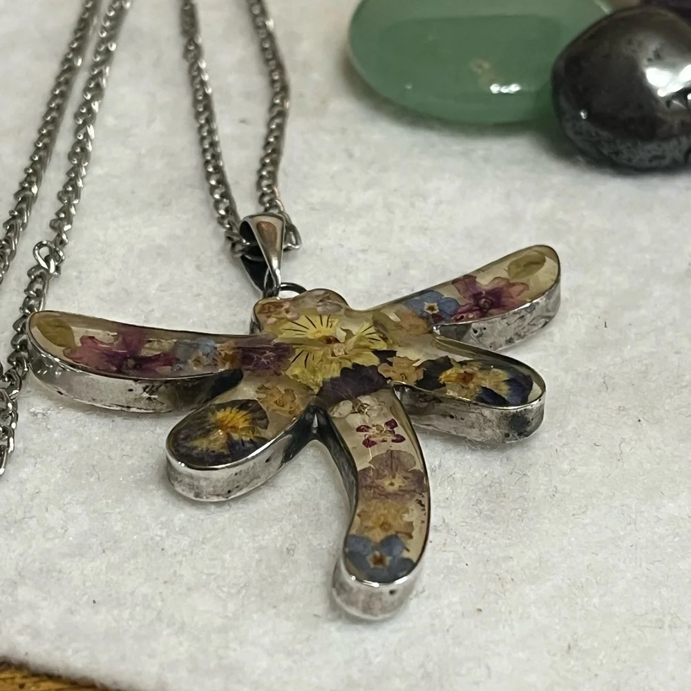 Dragonfly Pressed Dried Flowers Necklace